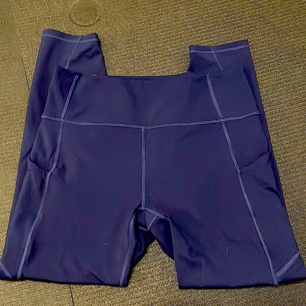 Fabletics Oasis High Waisted Pocket 7/8 Motion365 Navy Large